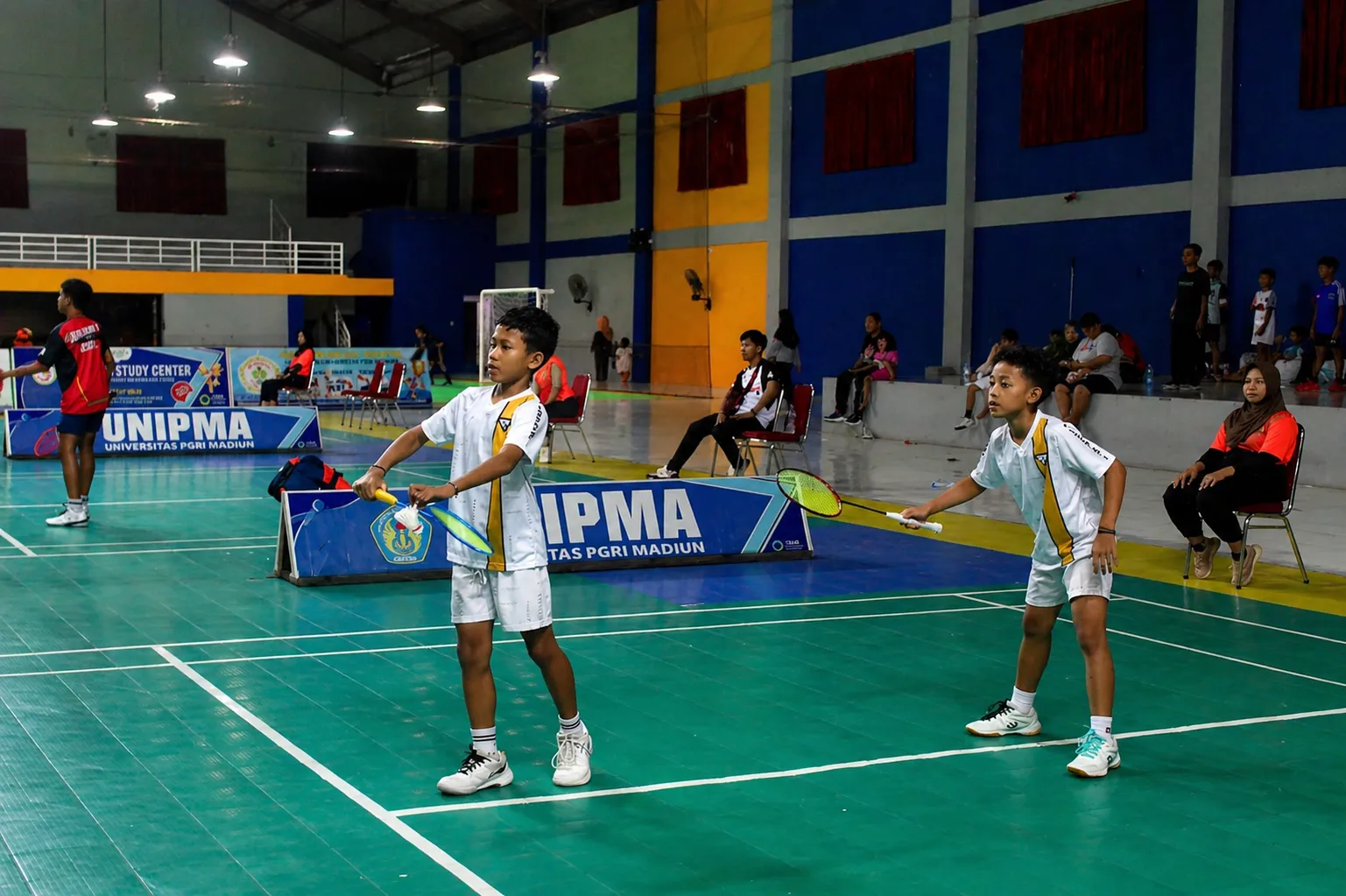 Latihan fisik atlet badminton